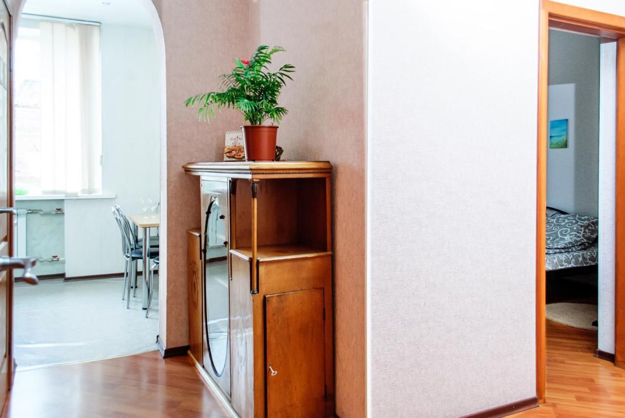 Apartments On Skovoroda Street ハルキウ エクステリア 写真