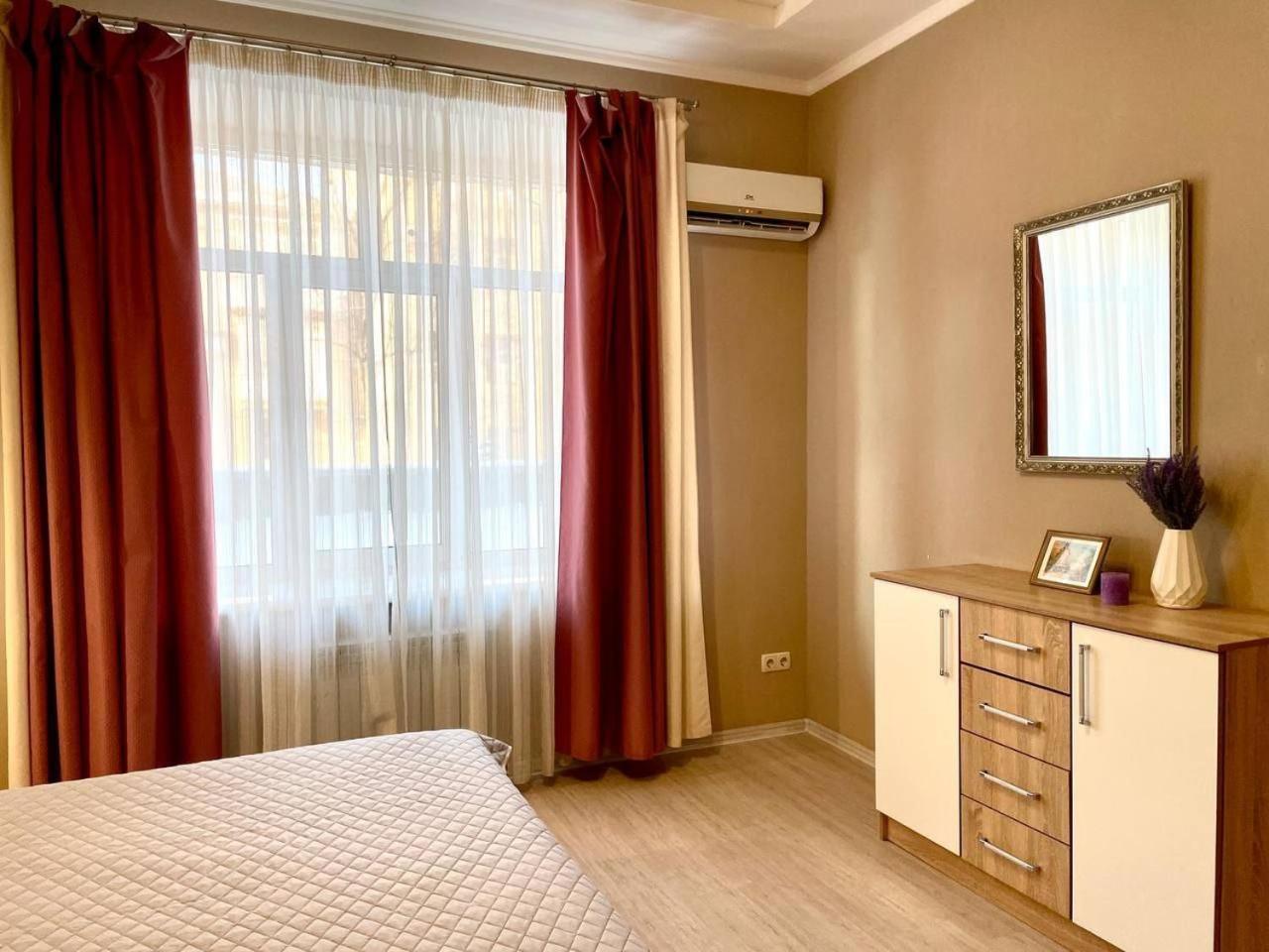 Apartments On Skovoroda Street ハルキウ エクステリア 写真