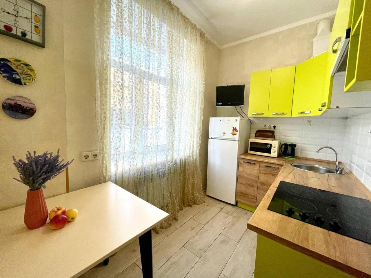Apartments On Skovoroda Street ハルキウ エクステリア 写真